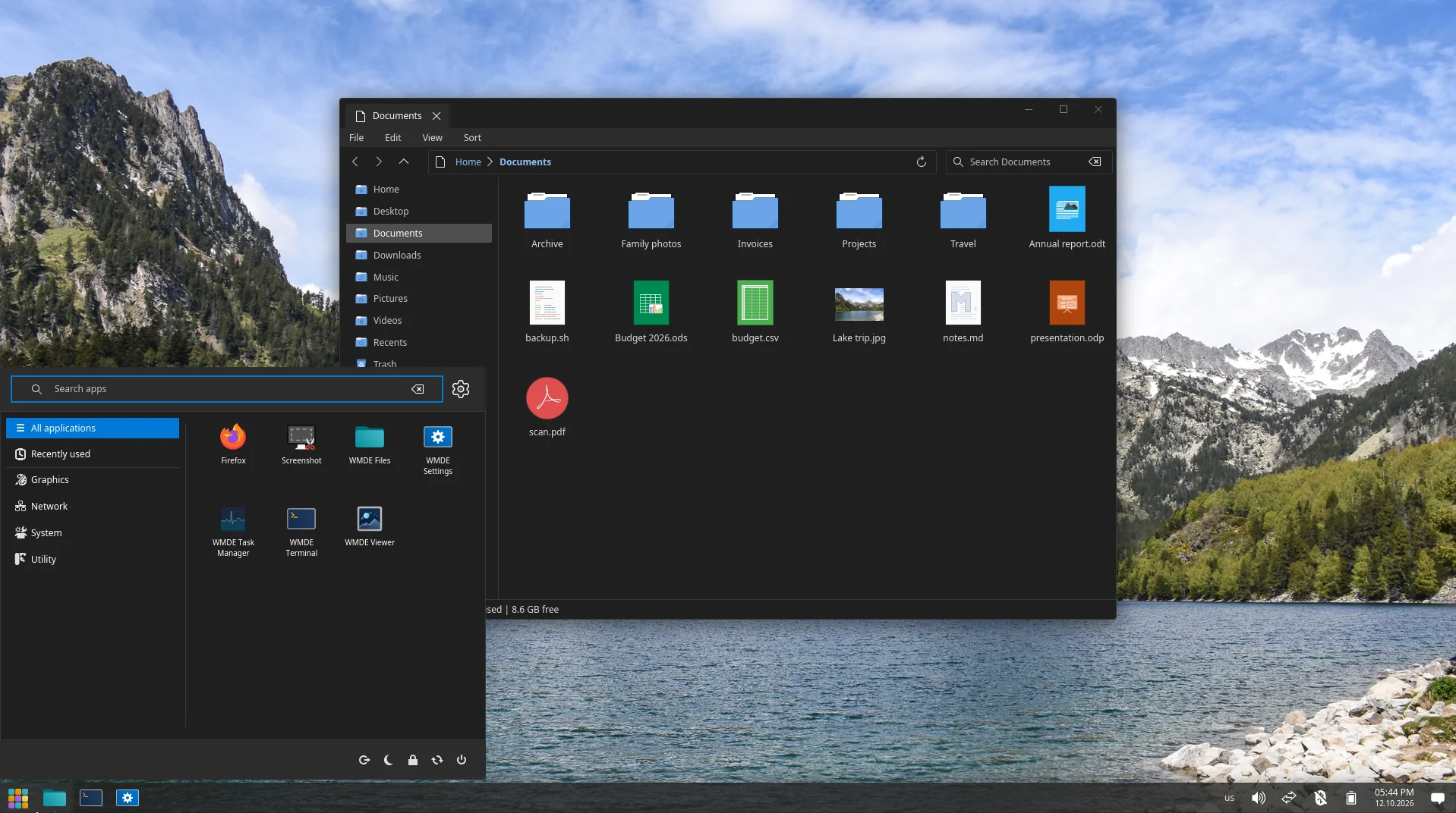 WMDE desktop: the Files window on the Documents folder and the Start menu with installed apps